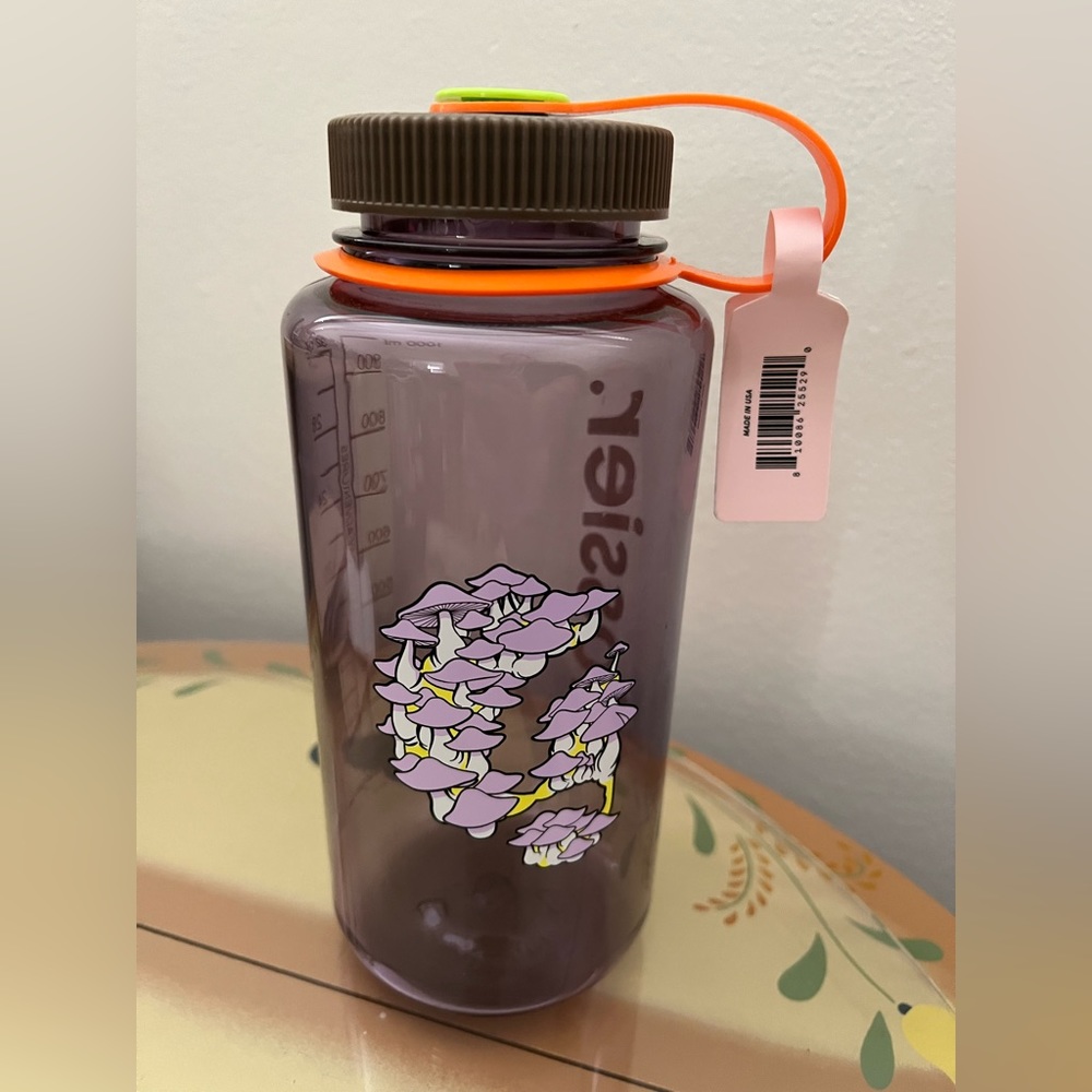 Glossier Limited Edition “Seattle Water Bottle” NWT